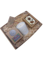 Load image into Gallery viewer, Mistletoe Gift Box