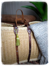 Load image into Gallery viewer, Flora key tassel
