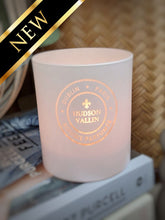 Load image into Gallery viewer, Jardin - Rhubarb and Elderflower Soy Candle
