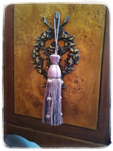 Load image into Gallery viewer, Amelie Lilac key tassel
